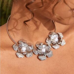 Flower statement necklace S607